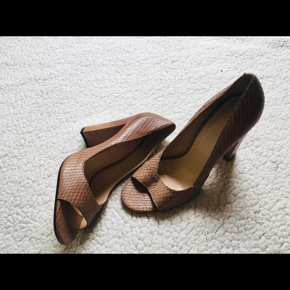 Talbots tan block heeled shoes